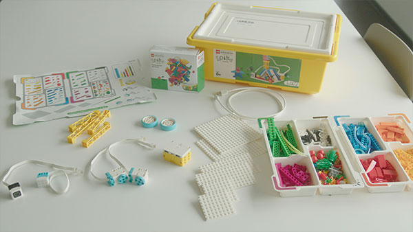 Lego_SpikeEssential_EMOTIONAL_2