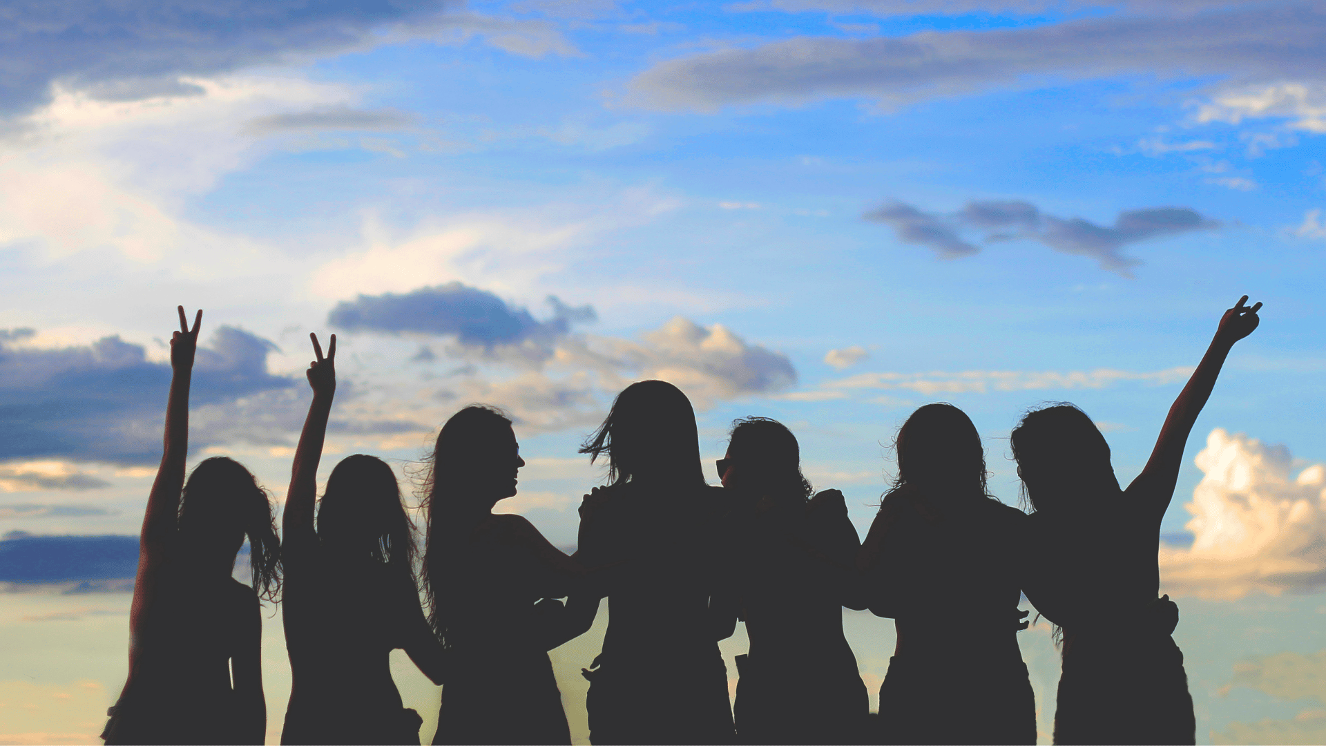 Silhouette von sieben Frauen