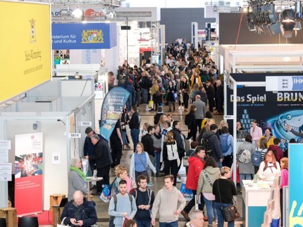 didacta-2 Besucher auf der didacta